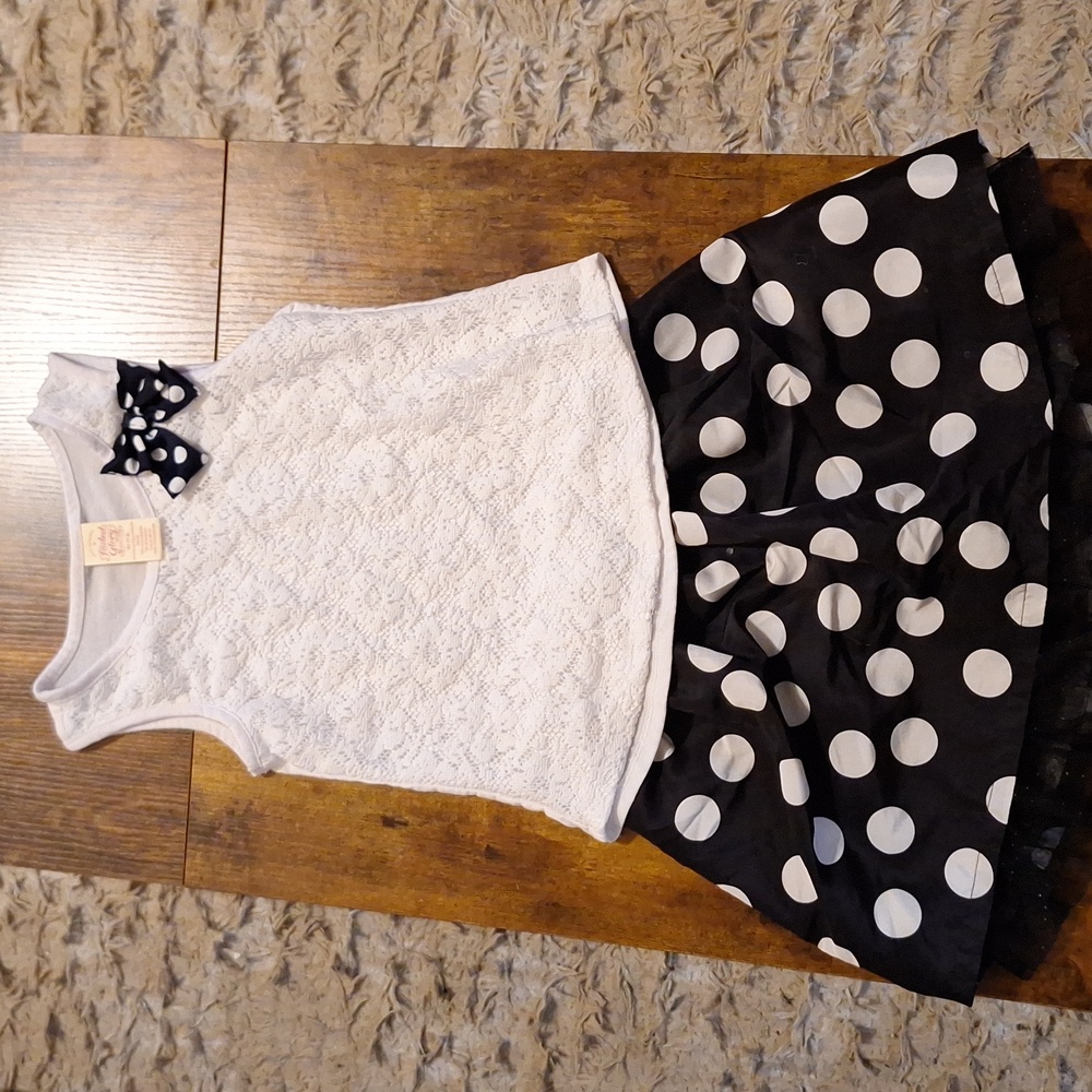 Sonoma Black Fabric with White Label Shirt And Skort